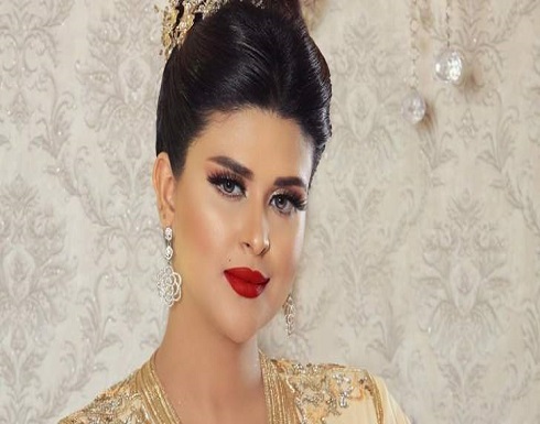 سلمى رشيد تنشر صورة لمولودها بالزي المغربي