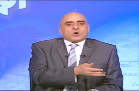 إعلامي مصري: سائق “التوك توك” عنده يخت ولابس تيشرت انا مش لابسه وبيشتغل كومبارس إعلامي مصري: سائق “التوك توك” عنده يخت ولابس تيشرت انا مش لابسه وبيشتغل كومبارس