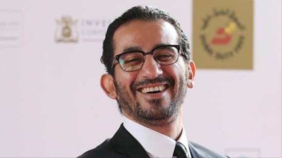 أحمد حلمي في أحدث ظهور مع والدته - صورة أحمد حلمي في أحدث ظهور مع والدته - صورة