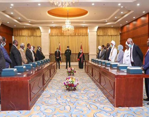 الولاة المدنيون بالسودان يؤدون اليمين الدستورية .. صور الولاة المدنيون بالسودان يؤدون اليمين الدستورية .. صور