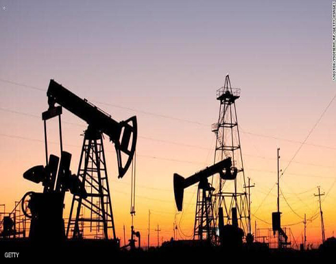 النفط يستقر بعد اتفاق واشنطن وبكين النفط يستقر بعد اتفاق واشنطن وبكين