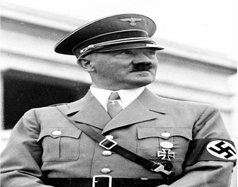 الكشف عن رسائل نادرة لوالد هتلر بعد سنوات من السرية الكشف عن رسائل نادرة لوالد هتلر بعد سنوات من السرية