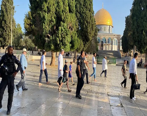 اقتحامات متواصلة للأقصى.. وفلسطينيو 48 يتداعون لحماية المقابر اقتحامات متواصلة للأقصى.. وفلسطينيو 48 يتداعون لحماية المقابر