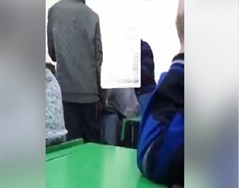 صورة : معلم يعتدي بالضرب على طالب بعمان صورة : معلم يعتدي بالضرب على طالب بعمان
