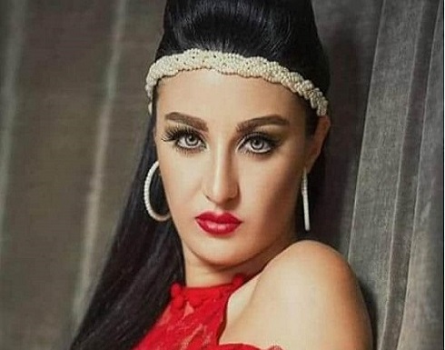 شاهد.. صافيناز تحضر السلطة: “اول مرة في حياتي اطبخ”! شاهد.. صافيناز تحضر السلطة: “اول مرة في حياتي اطبخ”!