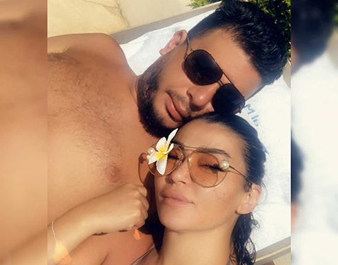 شاهد.. نادين الراسي لخطيبها: “بايبي بدي أكل”! شاهد.. نادين الراسي لخطيبها: “بايبي بدي أكل”!