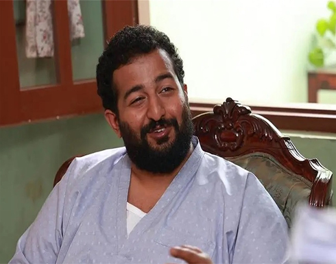 على طريقة ميسي.. ابراهيم الحجاج يحتفل بجائزة Joy Awards (صور) على طريقة ميسي.. ابراهيم الحجاج يحتفل بجائزة Joy Awards (صور)