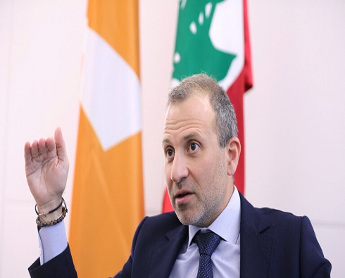 لبنان.. جبران باسيل يتهم أجهزة أمنية ونوابا وسياسيين بـ"الانخراط في شبكات وعمليات تهريب" لبنان.. جبران باسيل يتهم أجهزة أمنية ونوابا وسياسيين بـ"الانخراط في شبكات وعمليات تهريب"