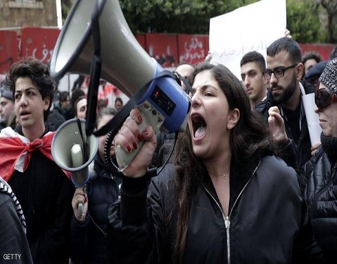 المتظاهرون اللبنانيون يستقبلون العام الجديد بتصعيد تحركاتهم المتظاهرون اللبنانيون يستقبلون العام الجديد بتصعيد تحركاتهم