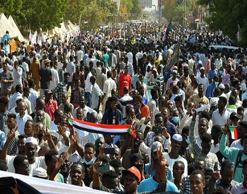 "مليونية غضب" بالسودان.. ورفض دولي لمجلس السيادة الجديد "مليونية غضب" بالسودان.. ورفض دولي لمجلس السيادة الجديد