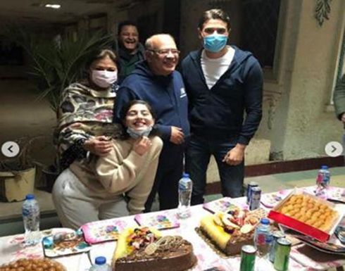 أحمد عز يحتفل بعيد ميلاد صلاح عبدالله .. وأهداه زجاجة كحول طبي أحمد عز يحتفل بعيد ميلاد صلاح عبدالله .. وأهداه زجاجة كحول طبي