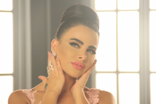 ليال عبود تلفت الانظار " صور "