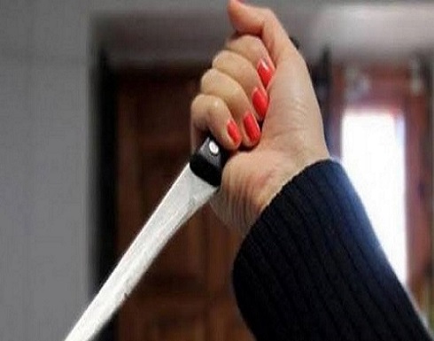 العراق : فتاة تذبح والدتها داخل صالون حلاقة وتفر هاربة العراق : فتاة تذبح والدتها داخل صالون حلاقة وتفر هاربة