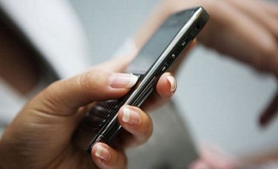 بدولة عربية : رجل يقتحم منزل طبيبة بسيارته ويهددها بنشر صورها بدولة عربية : رجل يقتحم منزل طبيبة بسيارته ويهددها بنشر صورها