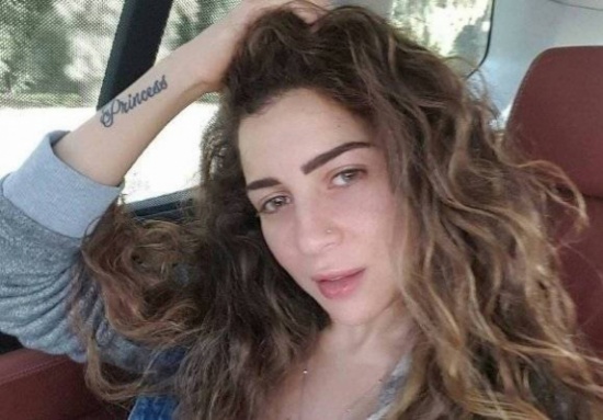 مي عز الدين تنقل إقامتها إلى الإستديو.. ما القصة؟ مي عز الدين تنقل إقامتها إلى الإستديو.. ما القصة؟