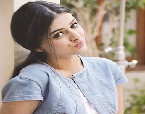 صورة.. الأردنية دانة المساعيد تتزوج ثري عربي وتخفي وجهه صورة.. الأردنية دانة المساعيد تتزوج ثري عربي وتخفي وجهه