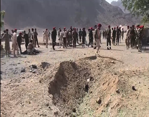 شاهد : عشرات القتلى والجرحى بهجومين للحوثيين في عدن شاهد : عشرات القتلى والجرحى بهجومين للحوثيين في عدن