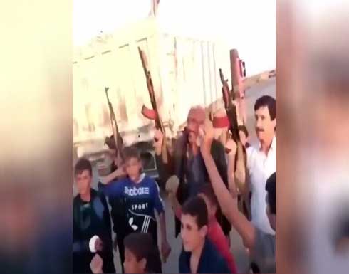 شاهد : أهالي قرية حامو بالقامشلي السوري يعترضون رتلا أمريكيا