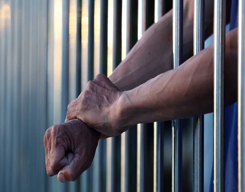 قصة لا يصدّقها عقل.. فرّ من السجن للقاء حبيبته! قصة لا يصدّقها عقل.. فرّ من السجن للقاء حبيبته!
