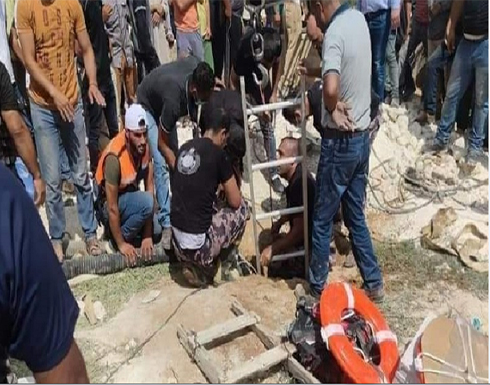 وفاة 6 أشخاص إثر سقوطهم في حفرة امتصاصية جنوب الخليل .. بالفيديو وفاة 6 أشخاص إثر سقوطهم في حفرة امتصاصية جنوب الخليل .. بالفيديو
