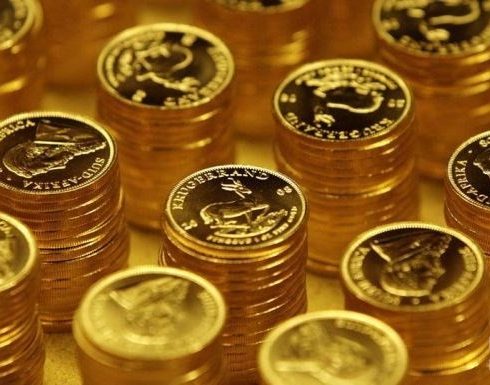 الذهب يتراجع مع تعافي الدولار من أدنى مستوياته الذهب يتراجع مع تعافي الدولار من أدنى مستوياته