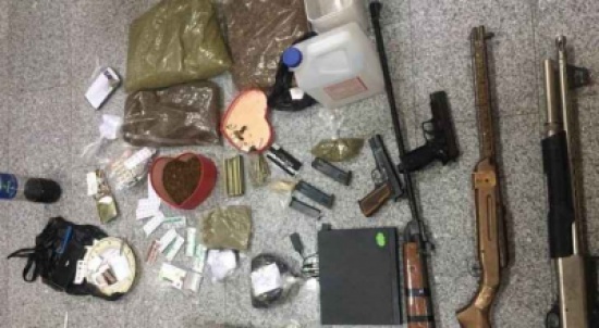 مداهمات أمنية نوعية ضد مطلوبين ومروجين في جرش وعجلون و معان .. تفاصيل مداهمات أمنية نوعية ضد مطلوبين ومروجين في جرش وعجلون و معان .. تفاصيل