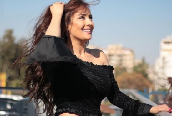 كندة حنا وأولادها يحتفلون بعيد القديسة بربارة – بالصورة كندة حنا وأولادها يحتفلون بعيد القديسة بربارة – بالصورة