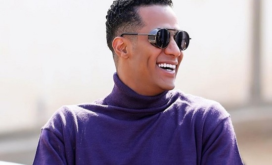 بالفيديو: محمد رمضان يعتدي على جمهوره بالضرب بالفيديو: محمد رمضان يعتدي على جمهوره بالضرب