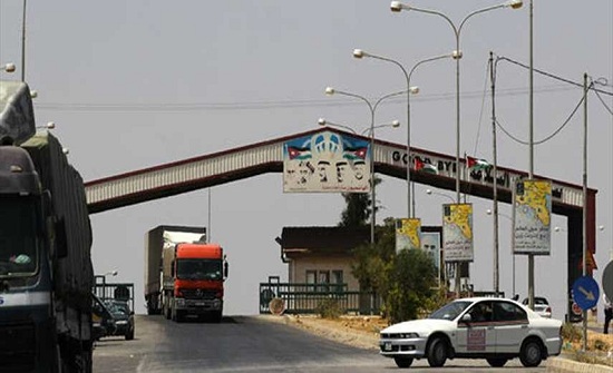 انفجار شاحنة تقل بضائع في معبر نصيب الحدودي مع الأردن جنوب سوريا انفجار شاحنة تقل بضائع في معبر نصيب الحدودي مع الأردن جنوب سوريا