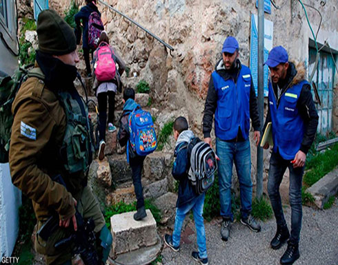 بالصور : شبان يرافقون أطفال الخليل للمدارس بعد مغادرة المراقبين بالصور : شبان يرافقون أطفال الخليل للمدارس بعد مغادرة المراقبين