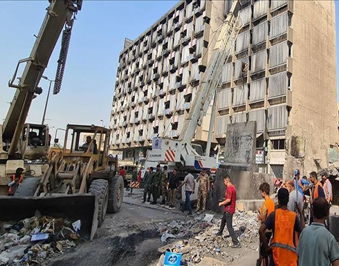 الأمن العراقي يزيل خيام الاحتجاج ويعيد فتح ساحة "التحرير" الأمن العراقي يزيل خيام الاحتجاج ويعيد فتح ساحة "التحرير"