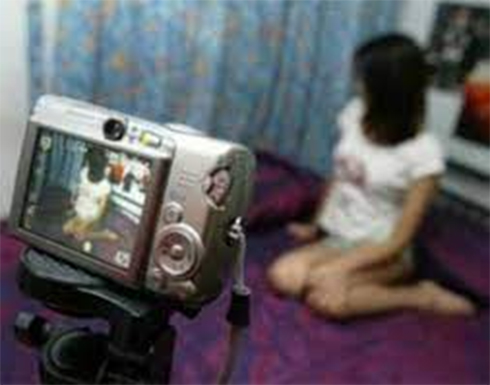 محاکمة متھم باغتصاب ابنة خالہ فی منطقة قنا بمصر