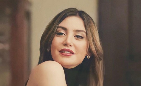 فخورة بعيوب بشرتها..بطلة (عروس بيروت) مرام علي بدون فلتر أو مساحيق تجميل