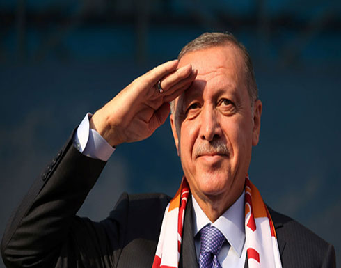 بالفيديو... أردوغان يؤدي التحية العسكرية لجنوده في سوريا بالفيديو... أردوغان يؤدي التحية العسكرية لجنوده في سوريا