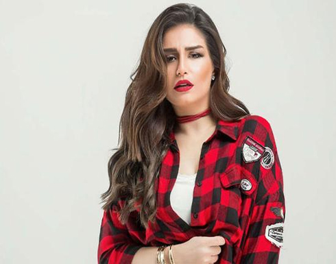 بالصورة : منة فضالي بفستان زفاف مكشوف وشفاف جريء بالصورة : منة فضالي بفستان زفاف مكشوف وشفاف جريء