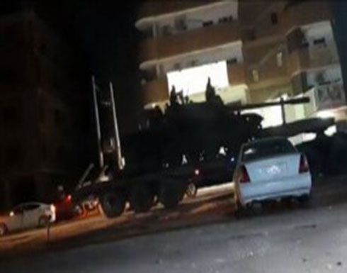 بالفيديو : دبابات تدخل حي كافوري بالخرطوم مع اقتراب المدة المحددة من قبل الجيش للمتمردين بالفيديو : دبابات تدخل حي كافوري بالخرطوم مع اقتراب المدة المحددة من قبل الجيش للمتمردين