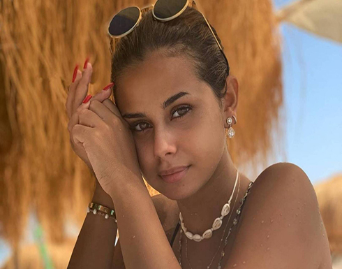 “منة عرفة” بشعر أحمر ناري وشفاه منتفخة.. والجمهور مصدوم (شاهدوا التغيير) “منة عرفة” بشعر أحمر ناري وشفاه منتفخة.. والجمهور مصدوم (شاهدوا التغيير)