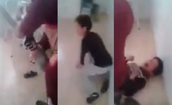 بالفيديو.. سيدة تعذب طفلها بطريقة وحشية بالفيديو.. سيدة تعذب طفلها بطريقة وحشية