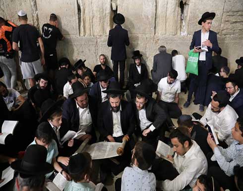 وسط تنديد فلسطيني.. مئات المستوطنين يقتحمون الأقصى بحماية جنود الاحتلال وسط تنديد فلسطيني.. مئات المستوطنين يقتحمون الأقصى بحماية جنود الاحتلال