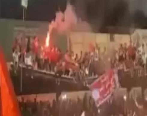 مشهد مخيف... سقوط مدرجات بالمشجعين (فيديو) مشهد مخيف... سقوط مدرجات بالمشجعين (فيديو)