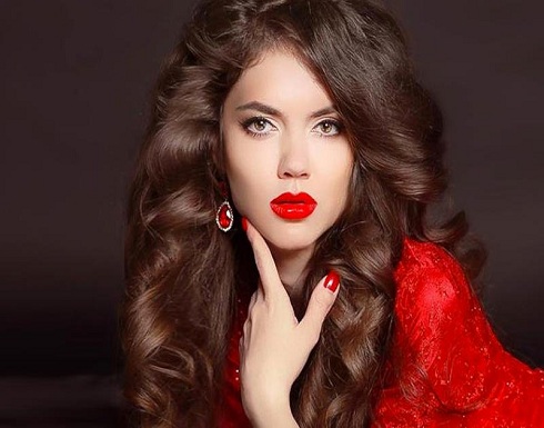 بالصور : تسريحات للشعر الطويل على طريقة النجمات