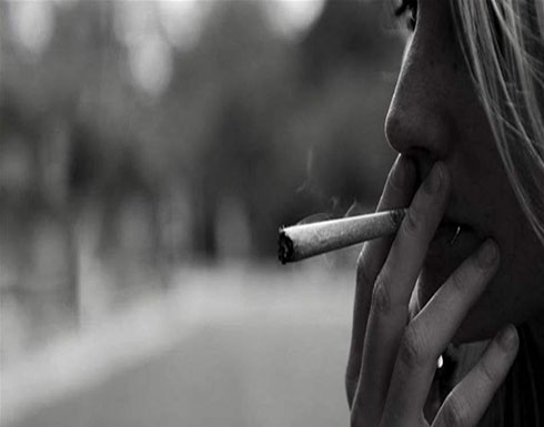 صورة : فنانة تعترف: "أمّي شجعتني على الحشيش"!