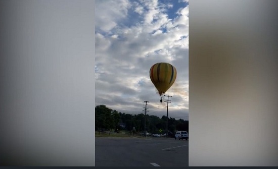 بالفيديو: انفجار منطاد في الهواء.. ومعجزة تنقذ قائده! بالفيديو: انفجار منطاد في الهواء.. ومعجزة تنقذ قائده!