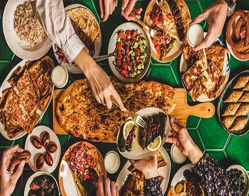 كيف تتجنب زيادة الوزن في رمضان؟ إليك أفضل 4 عادات غذائية كيف تتجنب زيادة الوزن في رمضان؟ إليك أفضل 4 عادات غذائية