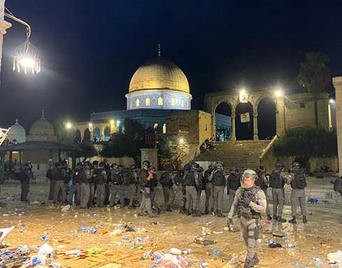 الرئاسة الفلسطينية: نحذر من تداعيات الاقتحامات الإسرائيلية للمسجد الأقصى الرئاسة الفلسطينية: نحذر من تداعيات الاقتحامات الإسرائيلية للمسجد الأقصى