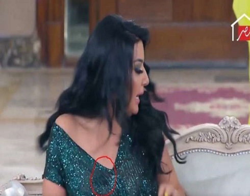 خبي المايك يا سمية تكشف فبركة برنامج "خلي بالك من فيفي" .. بالفيديو خبي المايك يا سمية تكشف فبركة برنامج "خلي بالك من فيفي" .. بالفيديو