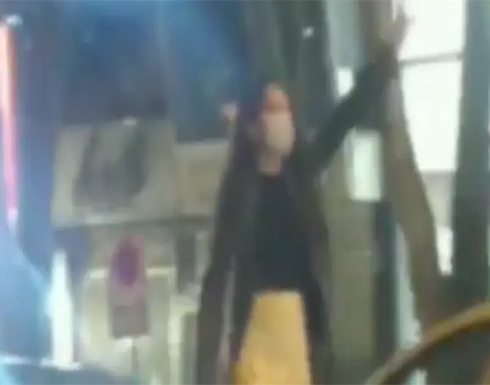 بالفيديو : مشهد من طهران..تبخترت سادلة شعرها بتنورة قصيرة بالفيديو : مشهد من طهران..تبخترت سادلة شعرها بتنورة قصيرة