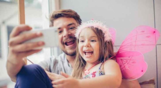 جديد عالم الـ'سيلفي'.. بصوتك التقط الصورة!