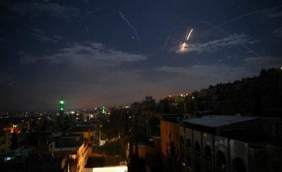 تدمير مستودع أسلحة إيراني بغارات إسرائيلية قرب دمشق تدمير مستودع أسلحة إيراني بغارات إسرائيلية قرب دمشق