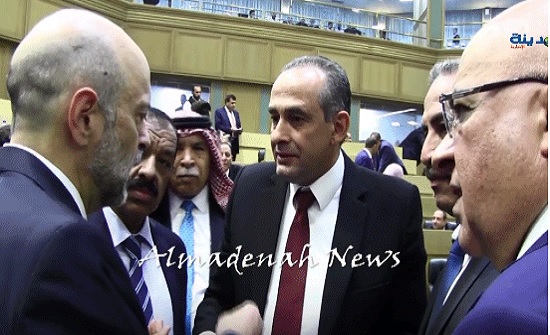 شاهد بالفيديو .. الرزاز : سابعث وزير التعليم العالي الى اوكرانيا لحل مشكلة طلابنا هناك شاهد بالفيديو .. الرزاز : سابعث وزير التعليم العالي الى اوكرانيا لحل مشكلة طلابنا هناك